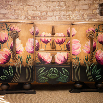 Jentique Sideboard, Tulpis
